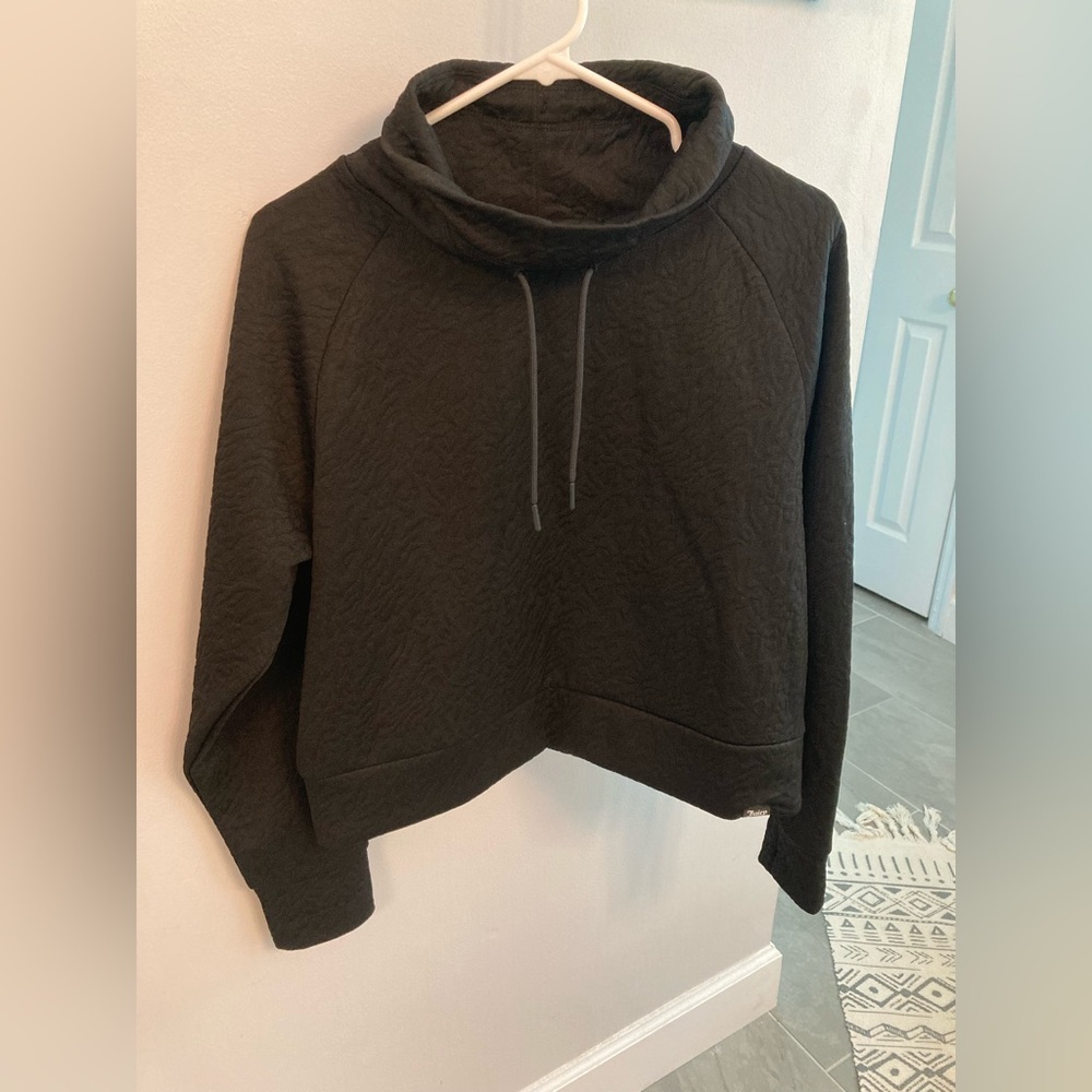 NWOT Juicy Couture Sport Women’s sweatshirt Medium textured pattern/high neck